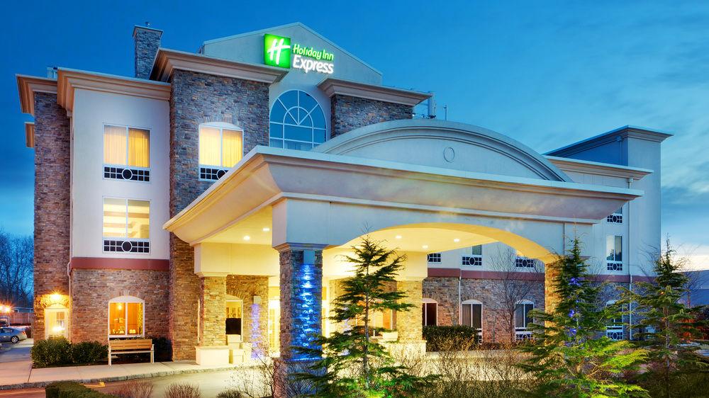 Holiday Inn Express Hotel & Suites East End, An Ihg Hotel Riverhead Exterior photo